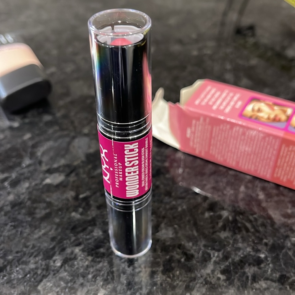 Makeup Bundle - Picture 9 of 13